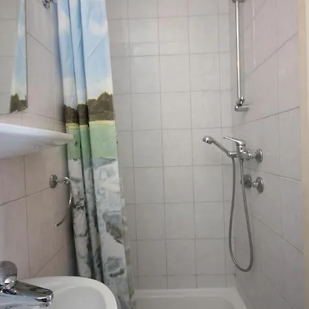 Triple Komiza 2431b Гостевой дом 3*